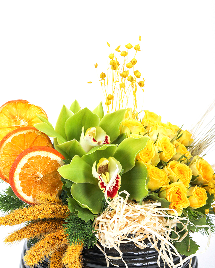 Dekoratif Siyah Vazoda Gül Cymbidium Orkide 