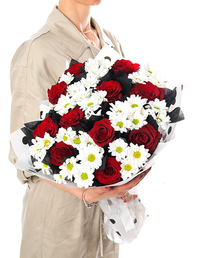 Beyaz Papatya Kırmızı Gül Şık Buket 